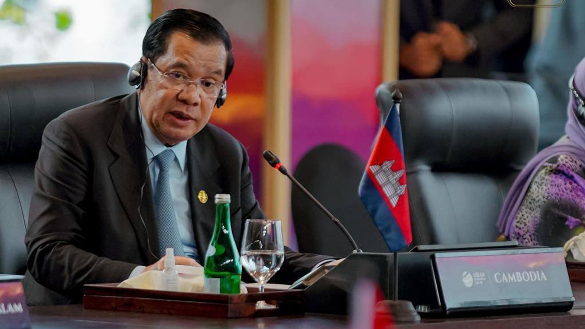 សម្តេចតេជោ ហ៊ុន សែន អញ្ជើញចូលរួមក្នុងពិធីបើកកិច្ចប្រជុំកំពូលអាស៊ានលើកទី៤២ នៅក្រុងឡាប៊ូនបាចូ សាធារណរដ្ឋឥណ្ឌូនេស៊ី